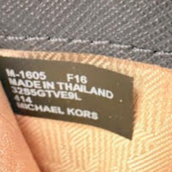 Michael Kors Jet Set Travel Navy Zip Wallet Wristlet - Picture 9 of 9